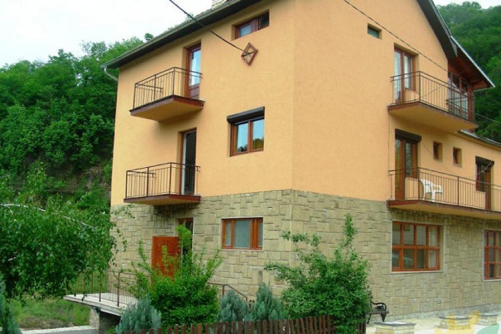 Guesthouse Smiljanic Slavkovica Екстериор снимка