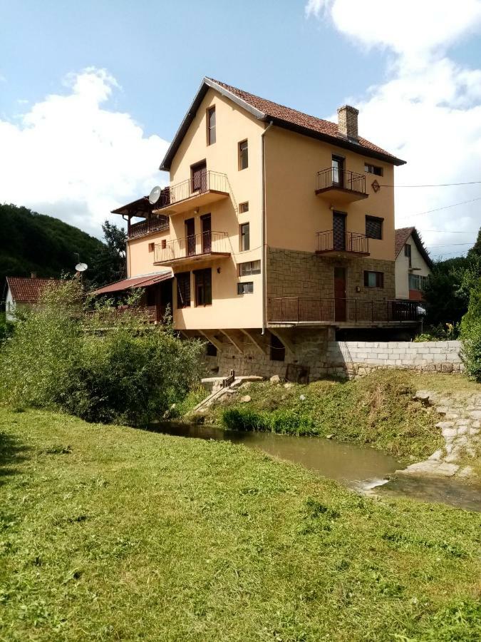 Guesthouse Smiljanic Slavkovica Екстериор снимка